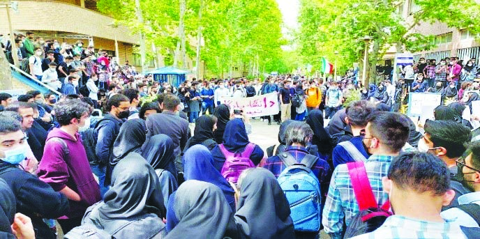 معاون وزارت علوم:  اعتراض دانشجویان را فرصتی برای اصلاح بدانیم