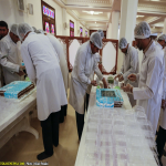 des: توزیع 250 کیلو کیک توسط خیرین بین خادمین و زائرین حرم مطهر حضرت شاهچراغ(ع) به مناسبت روز بزرگداشت حضرت شاهچراغ(ع)/ عکس: میلاد پناهی