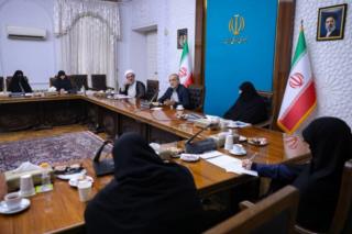 نمی‌شود صرفاً دستور بدهیم و انتظار داشته باشیم نسل جدید تبعیت کند