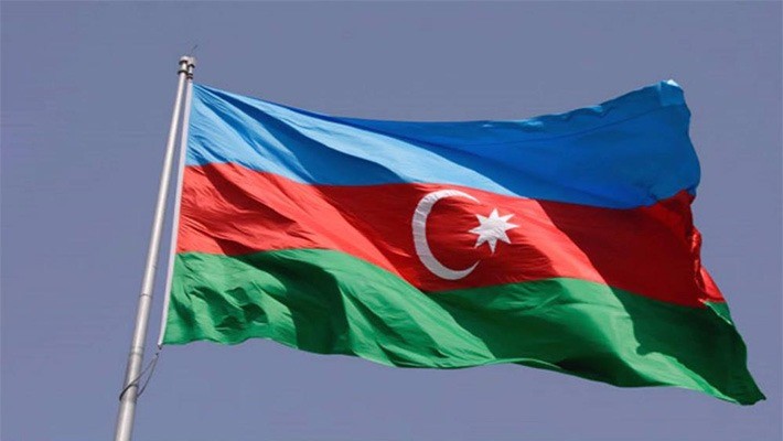 مجری شبکه جمهوری آذربایجان در اظهارنظری خصمانه:  از این به بعد به هردو آذربایجان سلام می‌کنیم