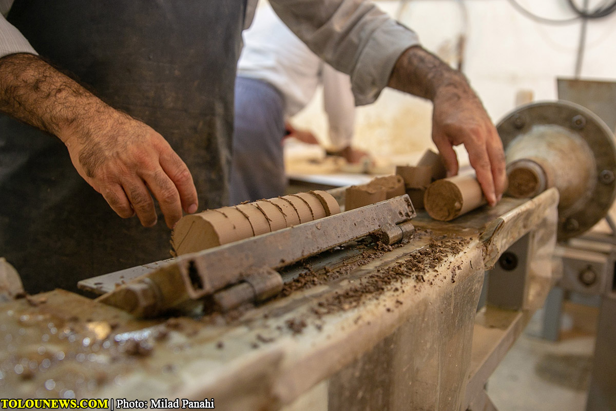 کارگاه ساخت مهر نماز حرم حضرت شاهچراغ(ع)/ عکس: میلاد پناهی