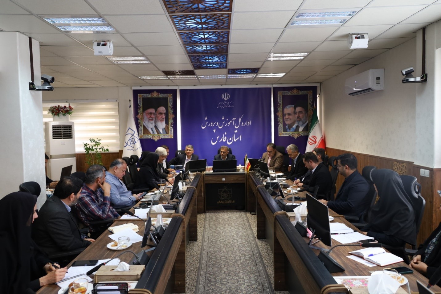 مدرسه در رویکرد جدید نه تنها کانون یادگیری بلکه کانون زندگی هست