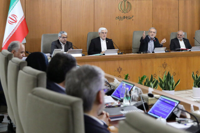 رئیس جمهور: نیروهای علمی را نباید به صرف یک اظهار نظر محروم کرد