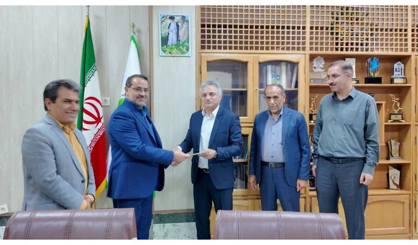 انعقاد تفاهم نامه مشارکت فیمابین اداره کل منابع طبیعی و آبخیزداری استان فارس و پالایشگاه پارسیان در راستای انجام مسئولیت‌های اجتماعی