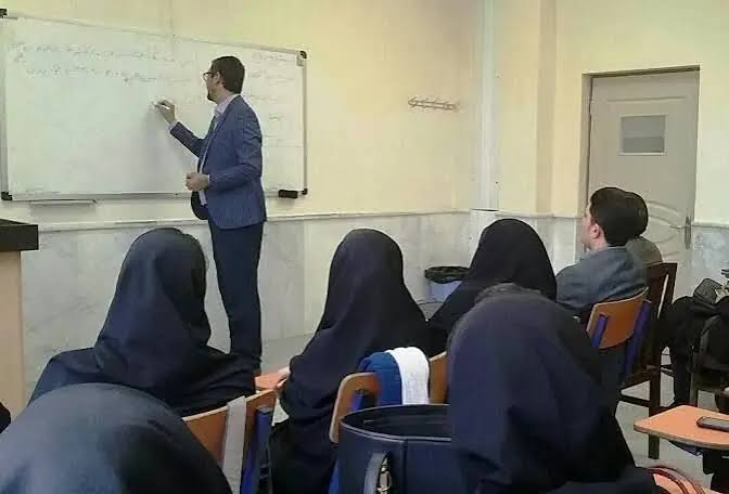 روایت استادان دانشگاه فرهنگیان از یک سال بلاتکلیفی