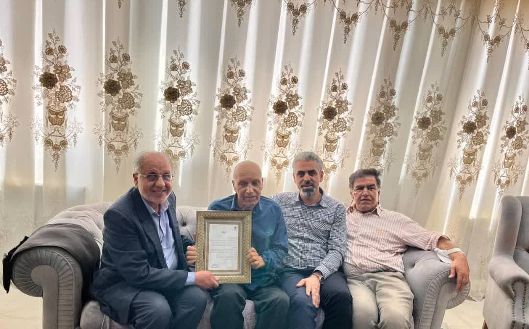 تکریم از هنرمندان در مسیر حمایت  و الگوسازی