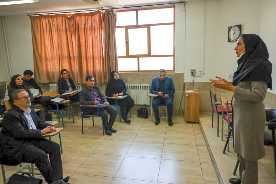 برگزاری دوره توانمندسازی مدیران مراکز مشاوره دانش‌آموزی سراسر  استان فارس در شیراز