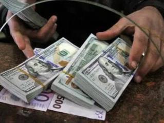 فروش دلار به مردم، قیمت بالای ارز را تثبیت و نرخ آن را دوباره افزایش می‌دهد